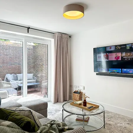 New Edwin Bing Mews -Luxury City Centre Home - Free Parking Cantorbéry Extérieur photo