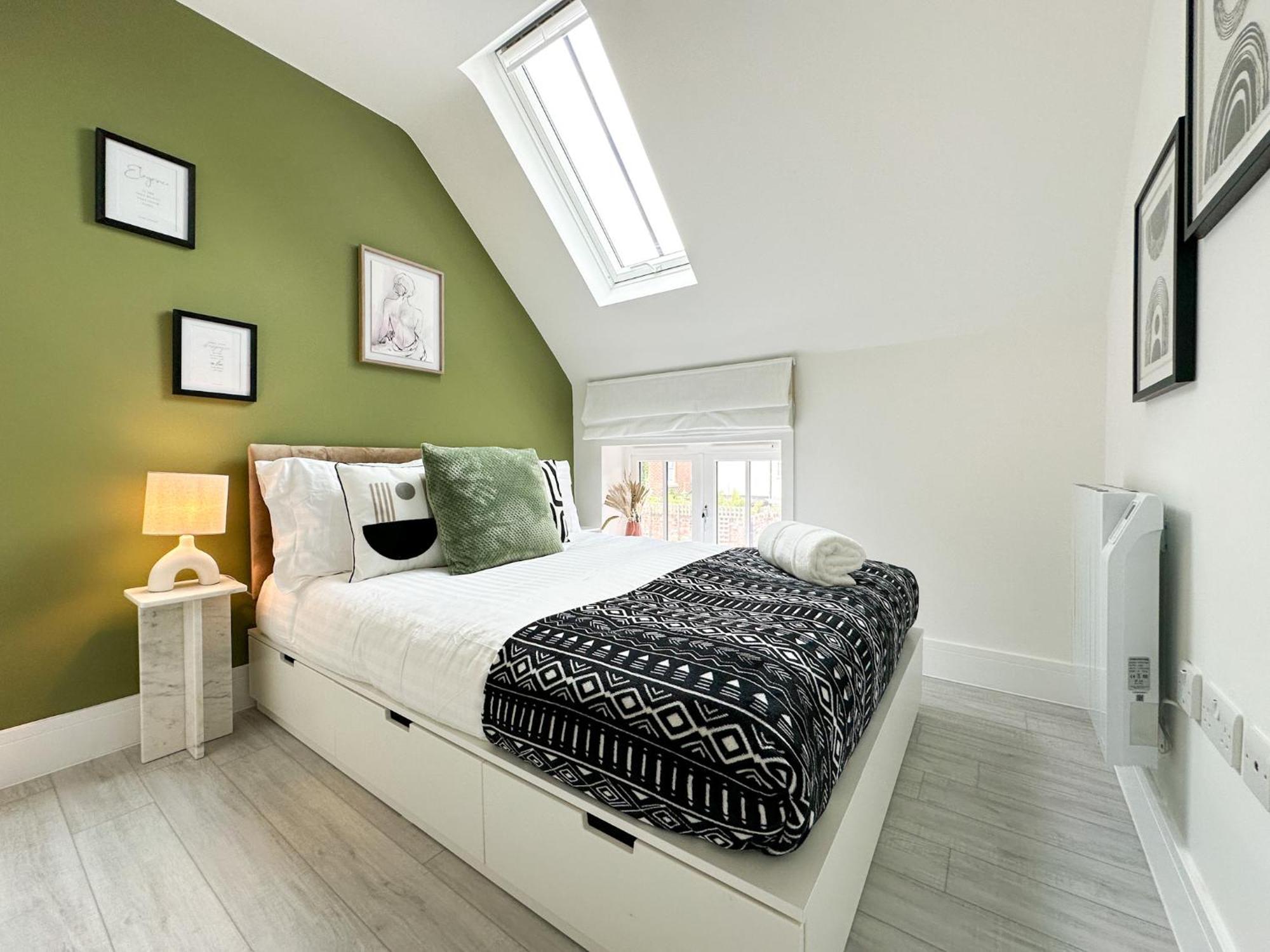 New Edwin Bing Mews -luxury Centre - Free Parking Holiday home *